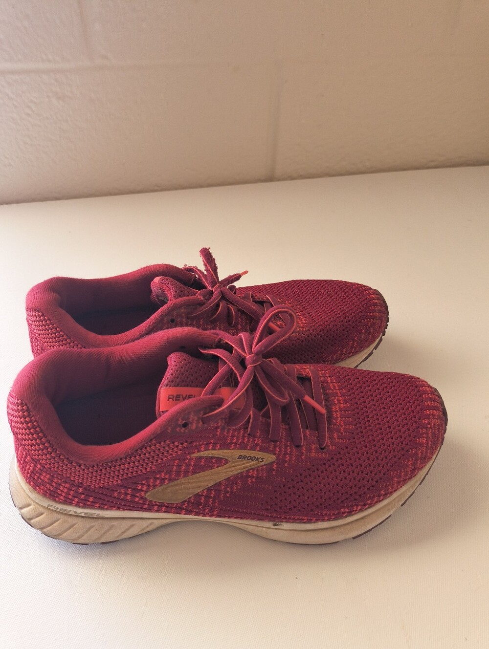 Brooks Revel 3 Running Shoes - Size 9 - Picture 4 of 10